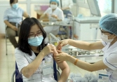 Việt Nam đã tiêm vaccine phòng COVID-19 cho hơn 15.800 người