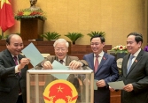 Trình Quốc hội phê chuẩn miễn nhiệm một số phó thủ tướng, bộ trưởng, trưởng ngành
