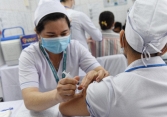 TPHCM lập danh sách 10 nhóm đối tượng ưu tiên tiêm vắc xin ngừa COVID-19