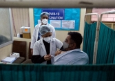 Các quốc gia phát triển ồ ạt vơ vét vaccine dẫn đến 'cơn sóng thần' dịch bệnh tại Ấn Độ