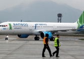Hành khách Bamboo Airways kéo cửa thoát hiểm khiến máy bay bung phao