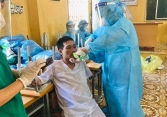 Thông khí, tiếp nước khi đang mặc bảo hộ có thể tăng nguy cơ lây nhiễm nCoV