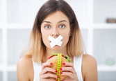 Trào lưu nhịn ăn khô để giảm cân: Detox hay 'ép xác'?