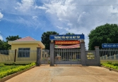 Trường tiểu học giữ lại học bạ của nam sinh vì nợ 550.000 đồng