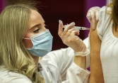 Mỹ nghiên cứu mức độ an toàn của vaccine ngừa COVID-19 với thai phụ, sản phụ