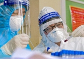 Ngày 26/6, 80.000 test nhanh sẽ được chuyển vào TPHCM