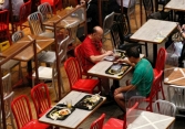 Hong Kong làm gì để dập 2 đỉnh dịch trong hơn 100 ngày?
