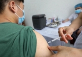 16 nhóm đối tượng được ưu tiên tiêm vắc xin ngừa COVID-19