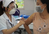 Chuyên gia cảnh báo về các mẹo tiêm vắc xin không biến chứng tự sáng tạo