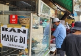 TP.HCM ra công văn khẩn sau khi cấm bán thức ăn mang về
