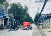 Người dân bức xúc khi bị phong tỏa rồi bỏ rơi ở Bình tân, TP HCM