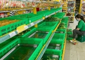 Siêu thị TP HCM gặp nhiều áp lực khi chợ truyền thống đóng cửa