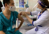 13 đối tượng được ưu tiên tiêm vaccine COVID-19 ở Hà Nội