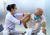 Hà Nội không “loại” người trên 65 tuổi trong chiến dịch tiêm vắc xin Covid- 19 (