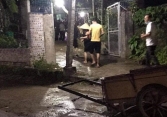 Em bé 7 tuổi tử vong vì vừa đeo tai nghe vừa sạc điện thoại