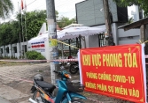 Hà Nội xét nghiệm COVID-19 diện rộng để xem xét việc giãn cách tiếp hay không