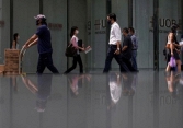 Malaysia nới lỏng hạn chế Covid-19, Singapore mở cửa biên giới