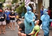 'Xét nghiệm thần tốc' toàn TP.HCM: đi từng ngõ, gõ cửa từng nhà