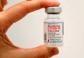 Nhật Bản ngừng sử dụng 1,6 triệu liều vaccine Moderna