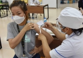 Bộ Y tế yêu cầu khẩn trương lập kế hoạch tiêm mũi 2 vắc xin phòng Covid-19 cho người đã tiêm mũi 1