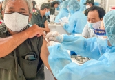 TPHCM gấp rút chuẩn bị cho chính sách cấp 'thẻ xanh vaccine' khi mở cửa