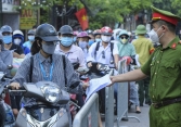 Thủ tướng yêu cầu Hà Nội điều chỉnh bất cập trong việc cấp giấy đi đường