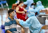 Thủ tướng chỉ thị người lao động tiêm đủ 2 mũi vắc xin được lao động sản xuất 