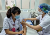 Hà Nội: Khẩn trương iêm đủ 2 mũi vaccine COVID-19 cho nhân viên y tế