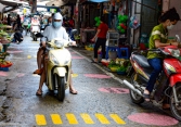 Đi chợ “đúng màu” ở Hà Nội