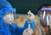 TP.HCM điều tra đường dây cò mồi tiêm vaccine