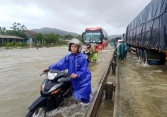 Miền Trung tiếp tục mưa lớn, Hà Nội rét 18 độ C