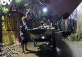 Quảng Bình: Người dân di dời tài sản, chạy lũ trong đêm