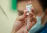 Phó thủ tướng: Không chờ tiêm đủ vaccine mới cho học sinh đến trường