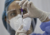 Hiệu quả hai mũi vaccine của hãng Pfizer giảm đáng kể sau 6 tháng