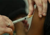 Người đàn ông tiêm 10 mũi vaccine COVID-19 chỉ trong 1 ngày