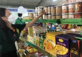 Người dân Sài Gòn đã đi sắm Tết sớm