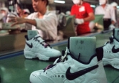 Nhờ đâu Việt Nam vượt Trung Quốc trở thành nơi sản xuất giày Nike lớn nhất thế giới?
