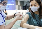 Thủ tướng yêu cầu tổ chức thực hiện thần tốc hơn nữa chiến dịch tiêm chủng vaccine 