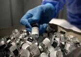 Vì sao các nước nghèo từ chối hơn 100 triệu liều vaccine Covid-19?