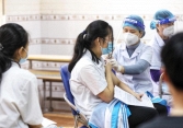 Việt Nam sẽ triển khai tiêm vắc xin COVID-19 cho trẻ 5-11 tuổi theo cách tự nguyện