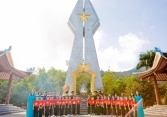 Dâng hương, tưởng niệm các anh hùng, liệt sỹ Pò Hèn