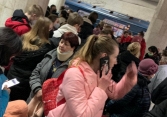 Nga tiến quân vào Donbass: Giữa tiếng đạn pháo, người Việt bình tĩnh xuống metro, hầm trú ẩn