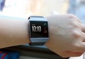 Đồng hồ thông minh khiến 100 người bị bỏng cổ tay