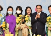 Thủ tướng gặp mặt nữ lãnh đạo, quản lý, trí thức và văn nghệ sỹ tiêu biểu nhân ngày 8/3