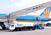 Hãng bay đồng loạt kêu cứu, muốn tăng giá vé, giảm một loạt thuế khi giá xăng tăng cao