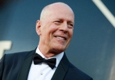 Diễn viên gạo cội Bruce Willis từ bỏ sự nghiệp diễn xuất do mắc hội chứng bất lực ngôn ngữ