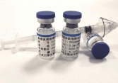 Việt Nam thử nghiệm vaccine phòng COVID-19 dạng xịt 