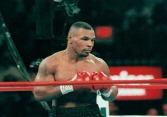 Huyền thoại quyền Anh Mike Tyson đấm kẻ quấy rối trên máy bay