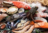 22 người ăn đặc sản với hàng chục kg tôm hùm, cá bò, mực lá... trả 42 triệu đồng sau đó tố quán chặt chém