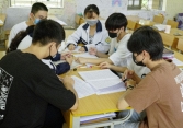 Áp lực học tập là tác nhân có thể gây bất ổn tâm lý cho trẻ